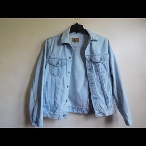 Plain Pockets light wash denim jacket